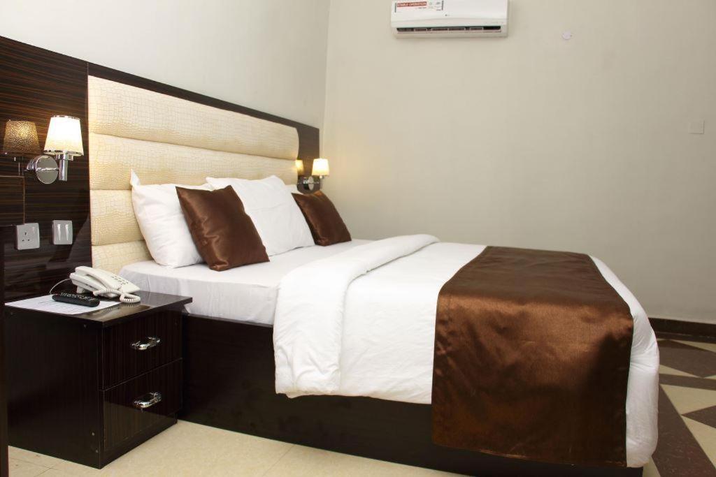 E-Suites Hotel, أبوجا المظهر الخارجي الصورة