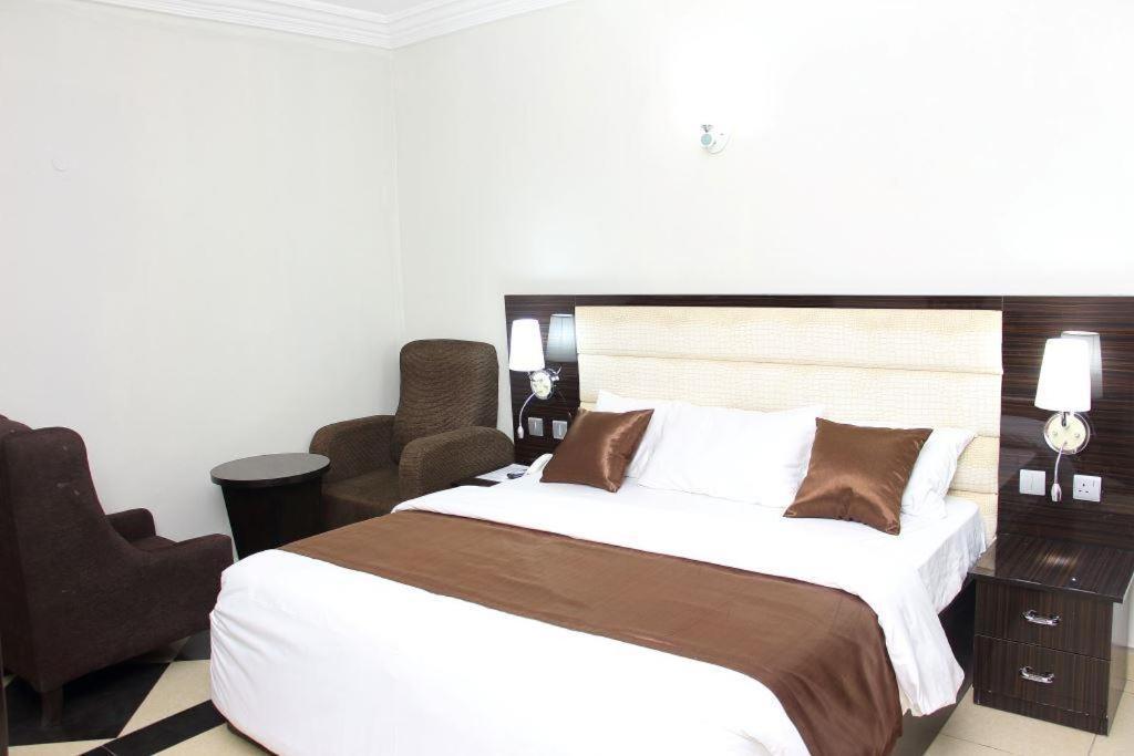 E-Suites Hotel, أبوجا المظهر الخارجي الصورة